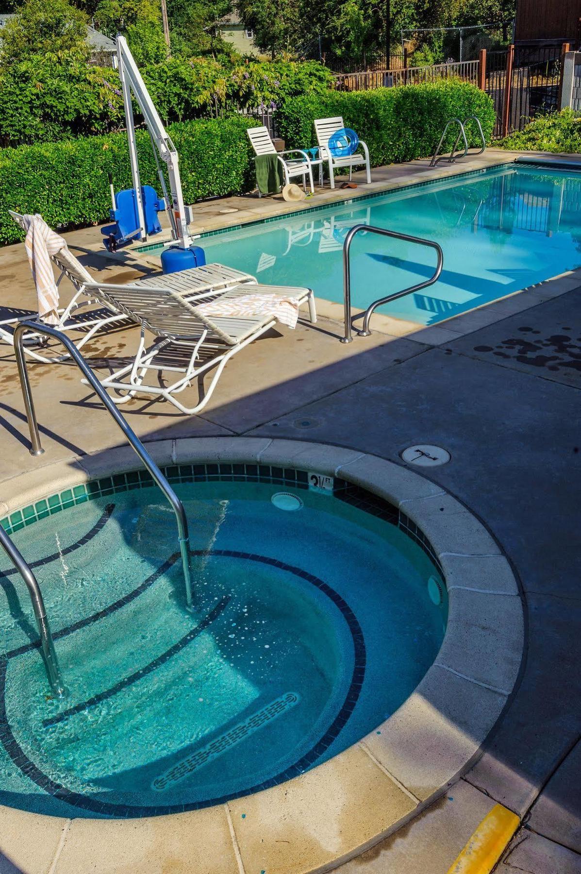 Grass Valley Courtyard Suites Zewnętrze zdjęcie